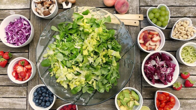 Can You Gain Muscle While Losing Fat on a Vegan Diet